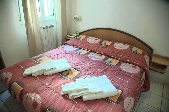 Annarita-mezza Plus- Inclusa 2*