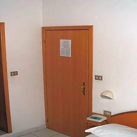 Annarita-mezza Plus- Inclusa 2*