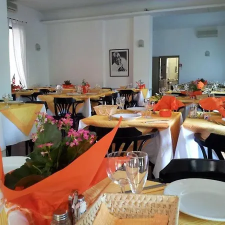 Annarita-mezza Plus- Inclusa Szálloda 2*