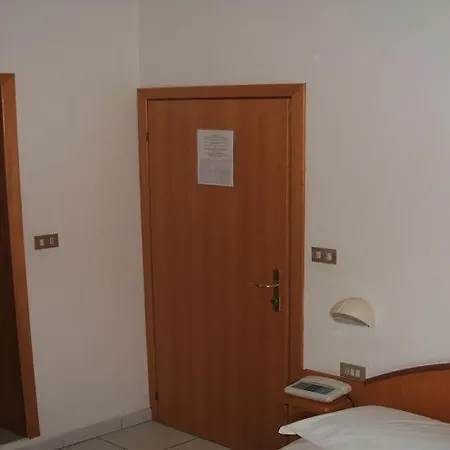 Annarita-mezza Plus- Inclusa Rimini