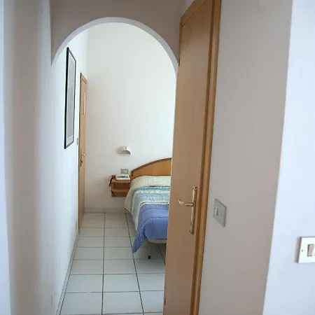 Annarita-mezza Plus- Inclusa Otel 2*